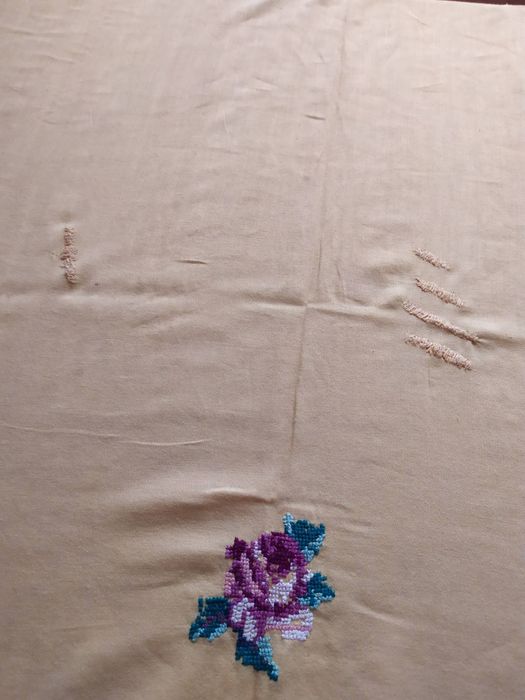 Вишита скатертина