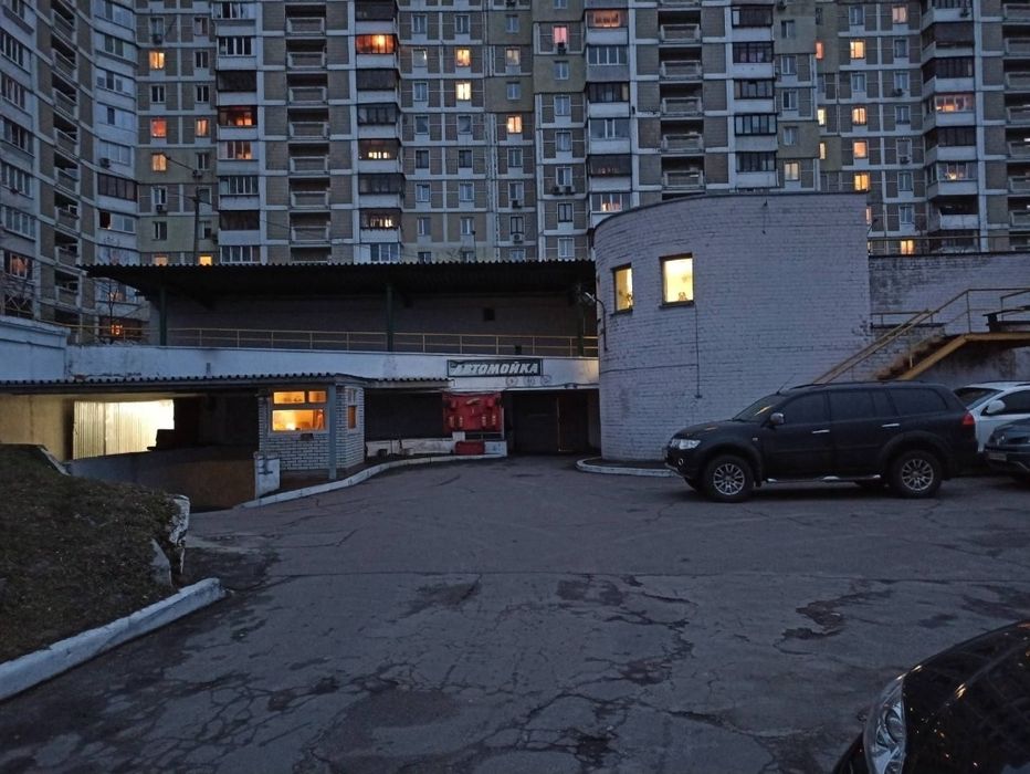 Подземный паркинг,  Срибнокильская 14, аренда