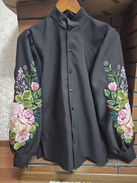 Жіноча вишиванка блуза чорна