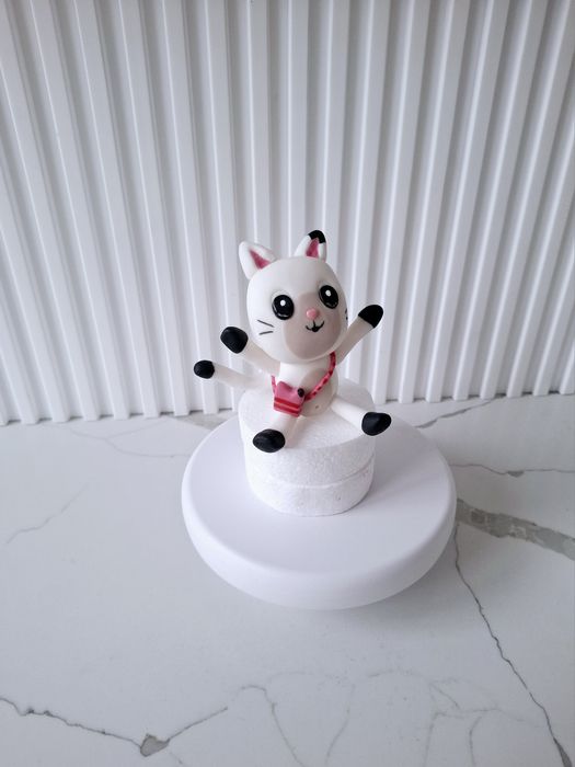 Kici domek Gabi figurki na tort z masy cukrowej