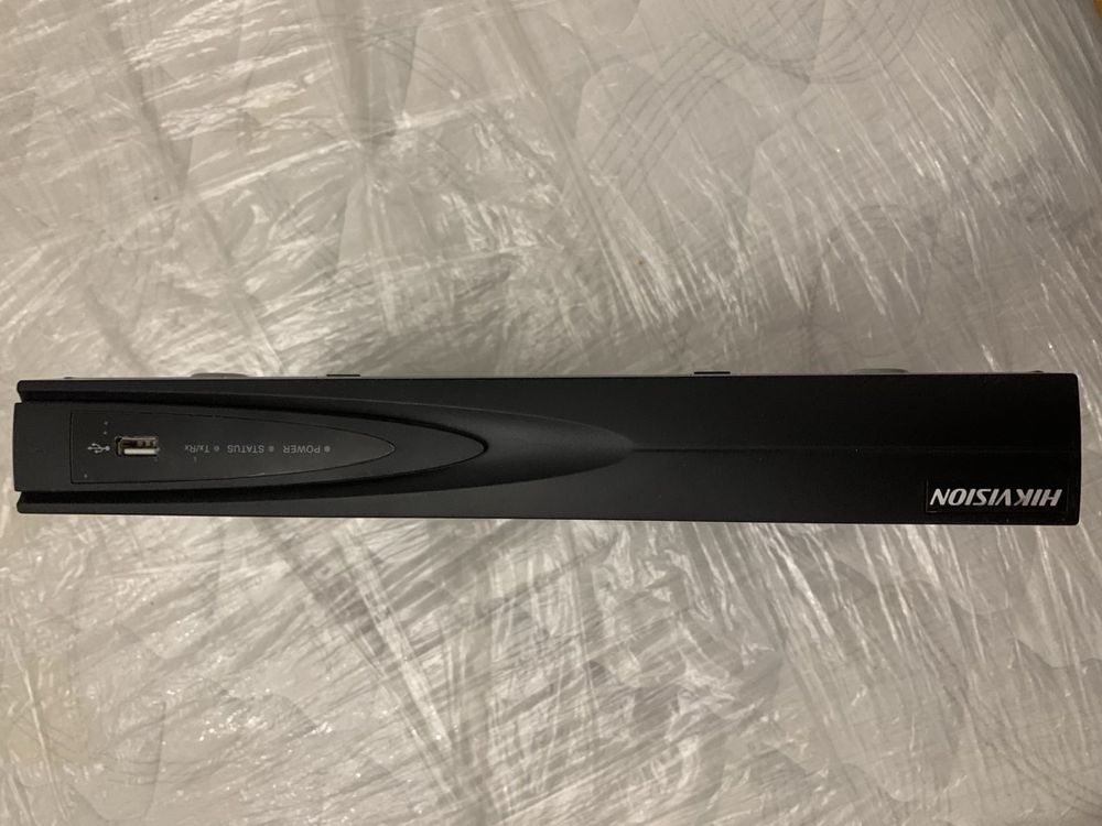 Видеорегистратор  Hikvision
