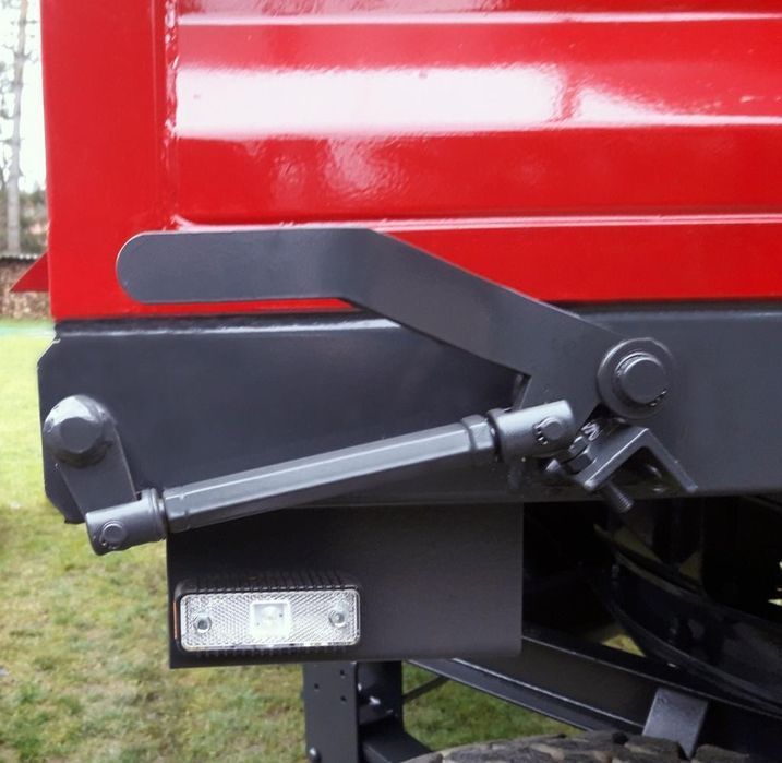 Dźwignia dolnego otwierania burty przyczepy, wysyp, wywrotka  - PRAWA