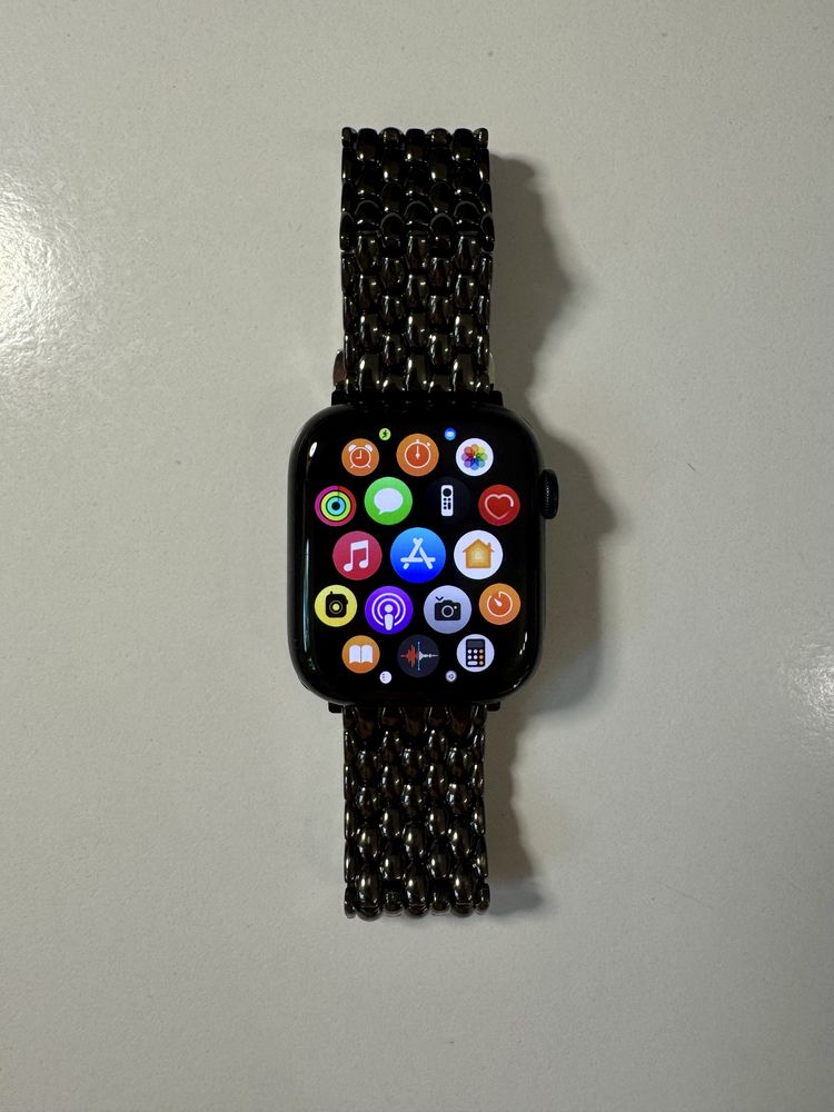 Apple Watch Series 8 45mm Midnight + новий оригінальний ремінець!