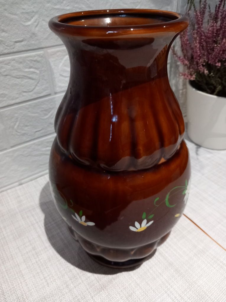 Pruszków porcelit wazon z motywem kwiatowym.  Ceramika PRL.