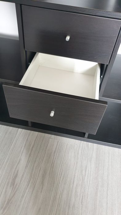 Móvel de sala com prateleiras, em madeira em estado novo.