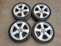 Диски r18 5x112 et44 j8 dia73.1/57.1 Шини Pireli 225/40r18