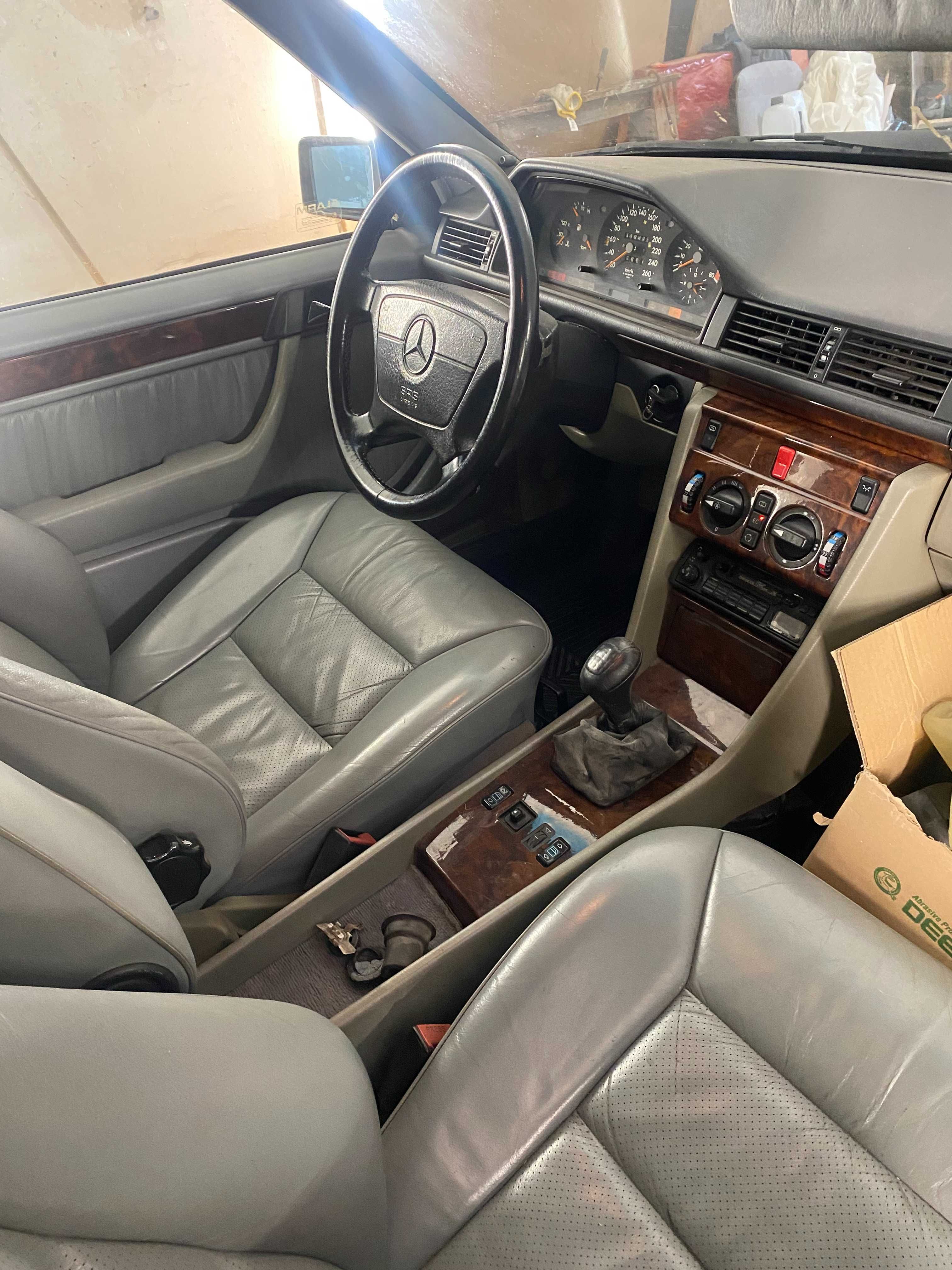 W124 2szt 300E-24 i 200D + masa części