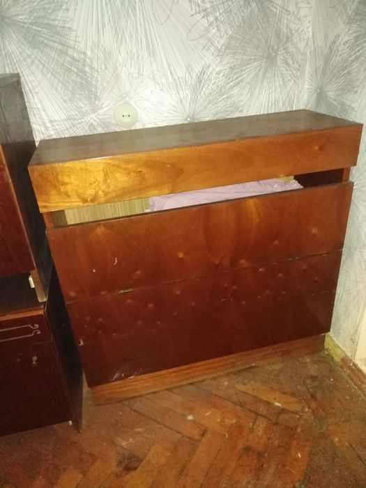Продам тумбочки и тумбу