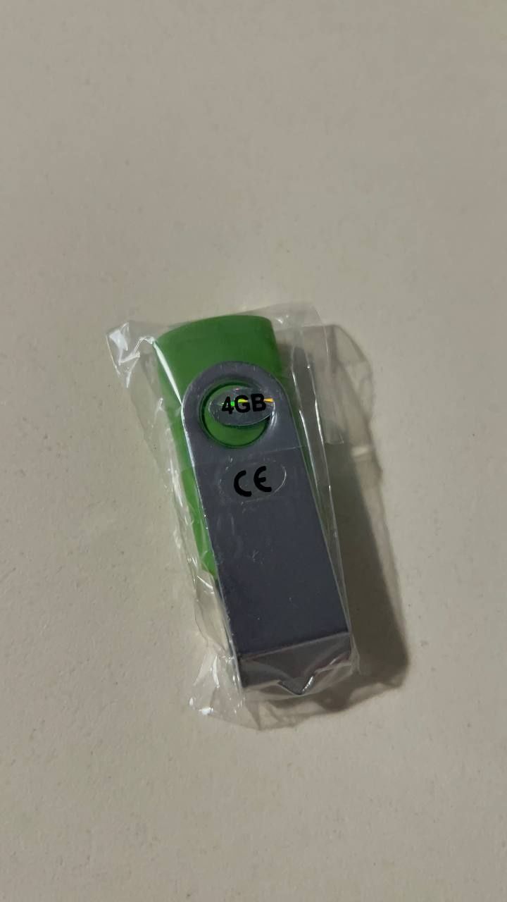 Флешка новая 4 GB. Запечатанная.