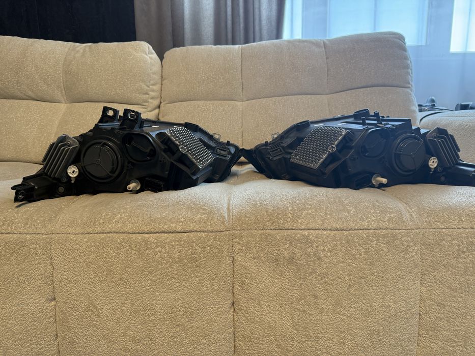 Фара права BMW i3 adaptive LED