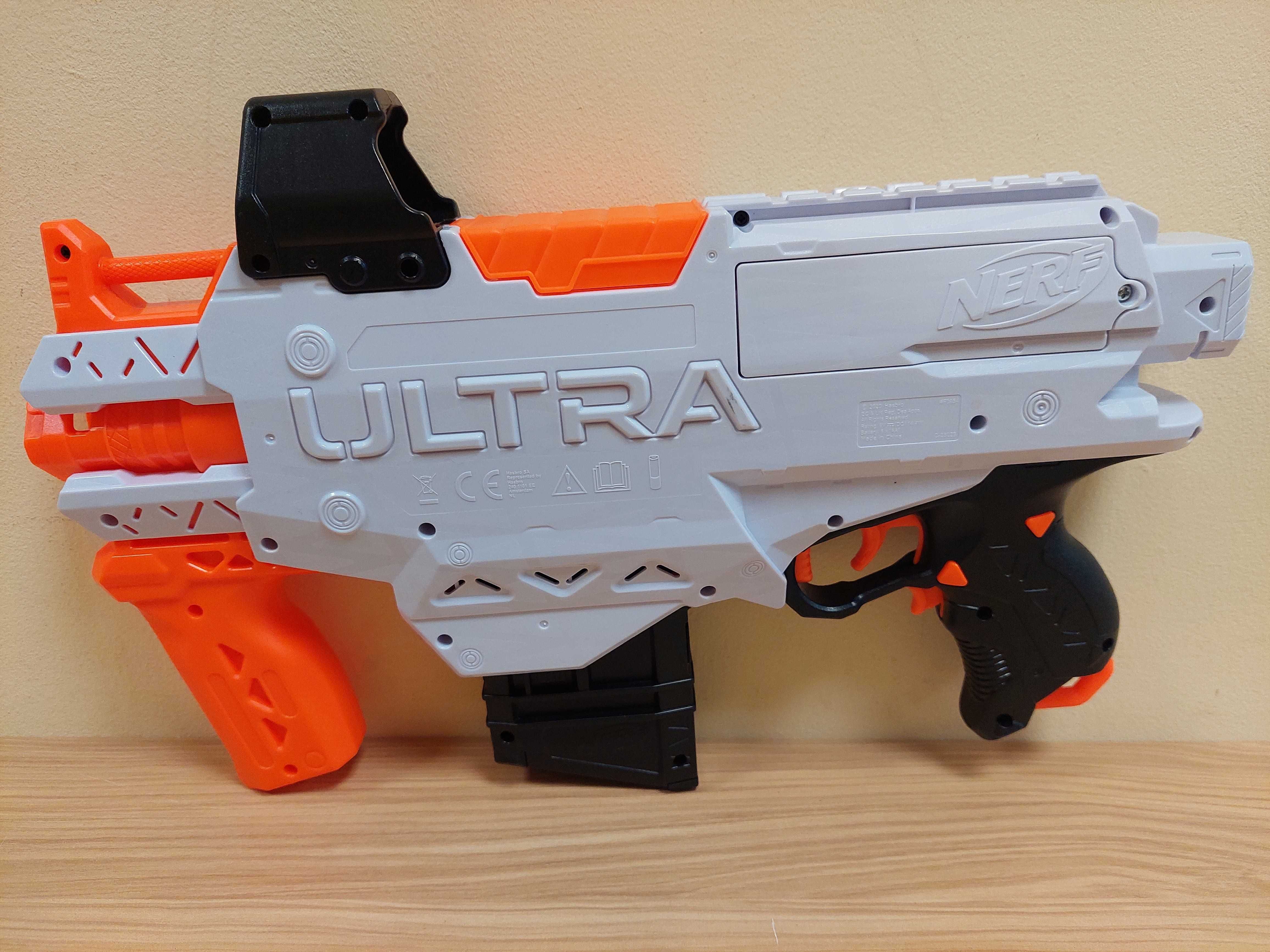 Hasbro Nerf Ultra - Wyrzutnia AMP + strzałki F0954 A N45