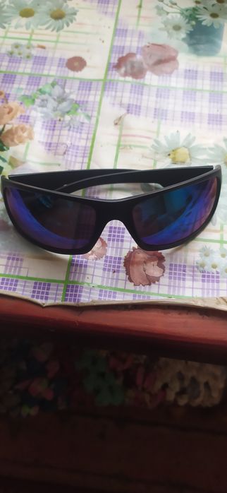 Продам солнцезащитные очки