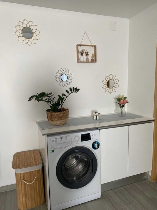 Alugo anexo T1 + 1 para, estudantes ou professores, em Fernão Ferro.