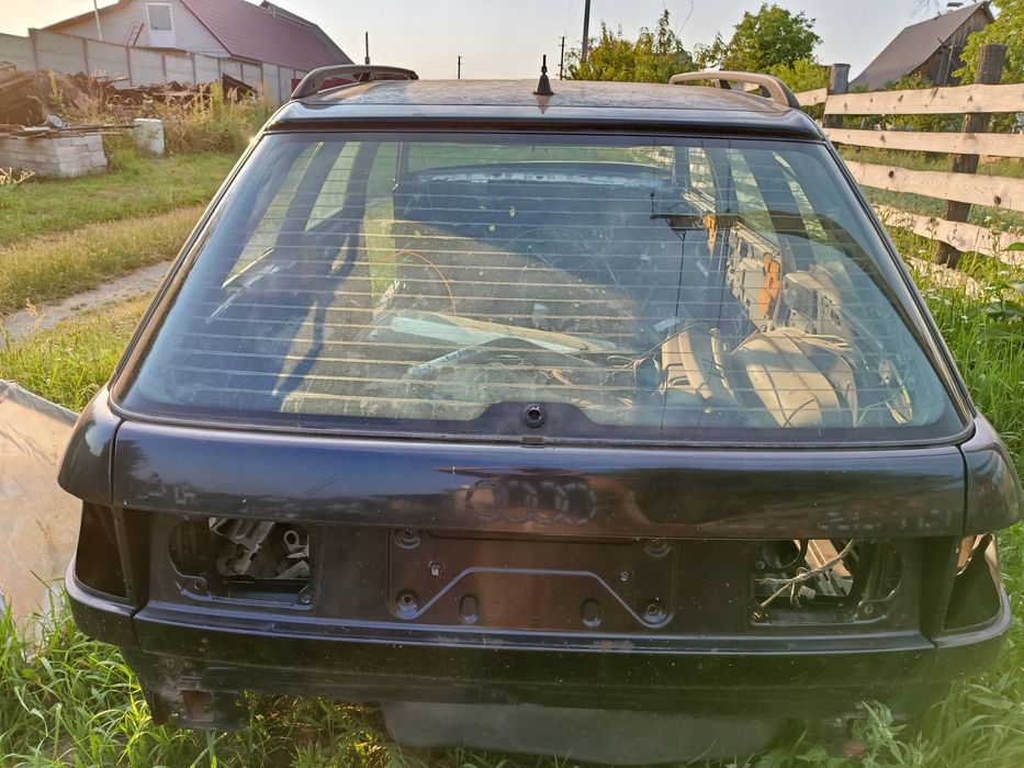Лядо, кришка багажника Audi A6 c4