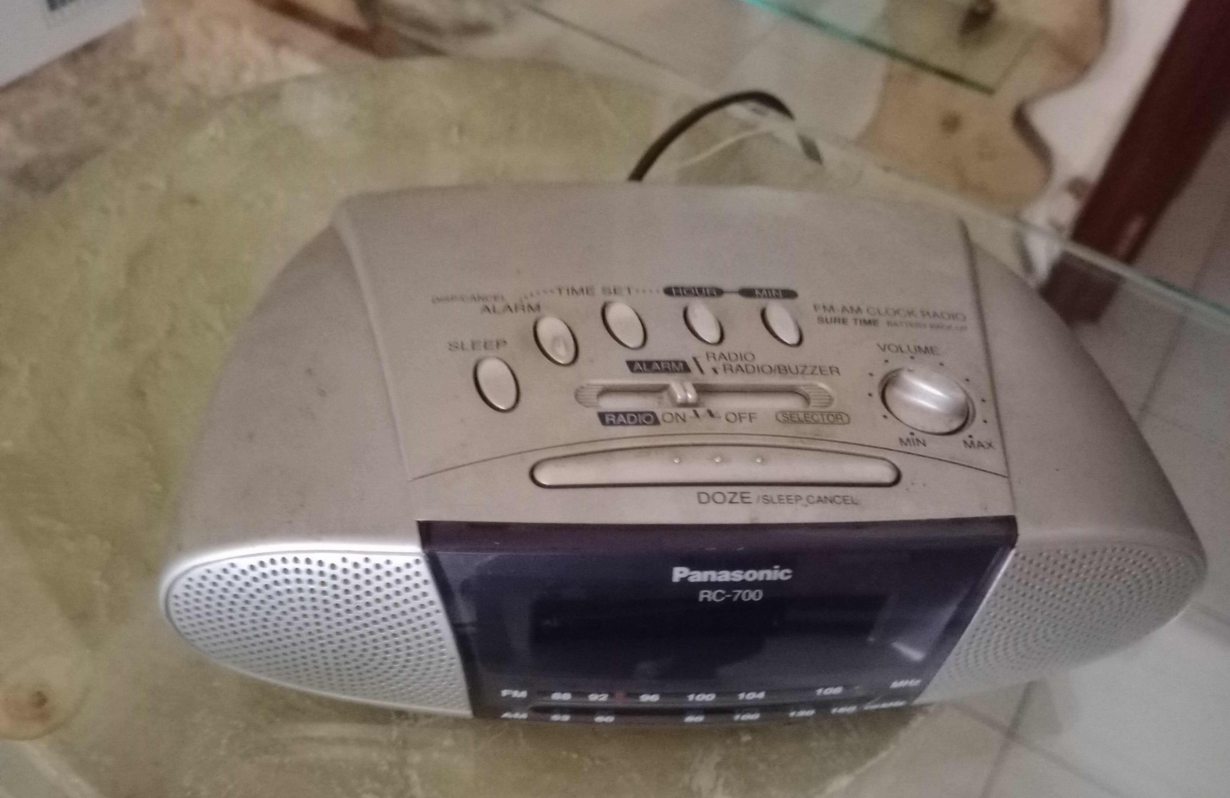 2 Rádios Despertadores Sanyo e  Panasonic RC.7000 -Ver descriçãpo