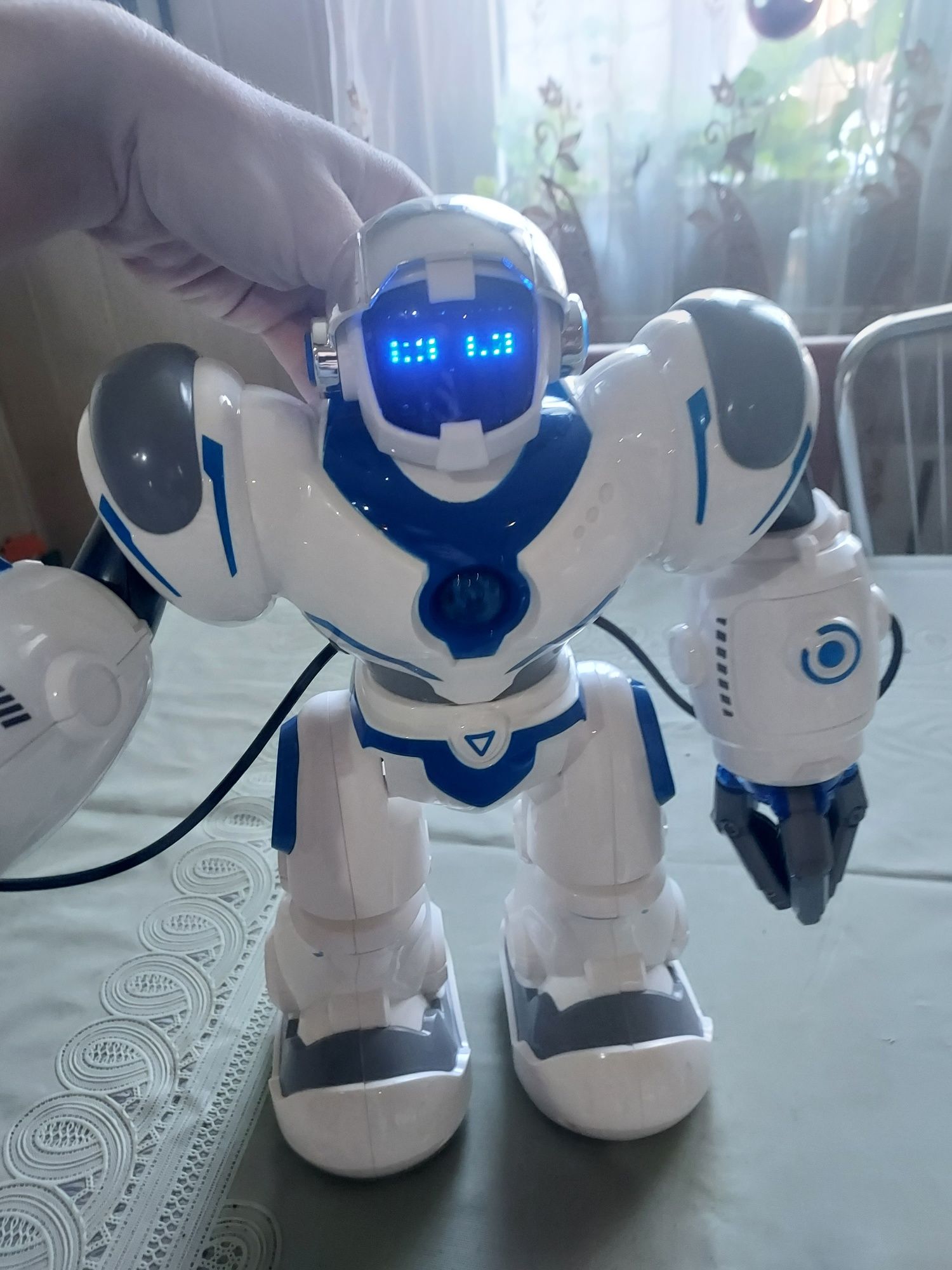 Duży robot sterowany