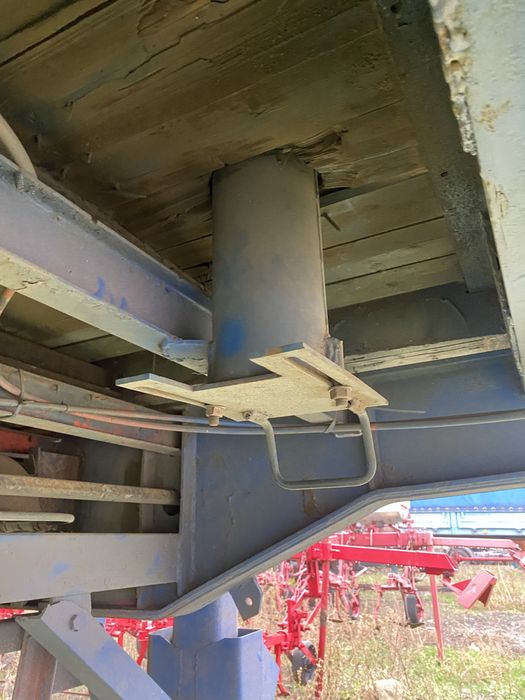 Продам полуприцеп бортовой зерновоз на подушках