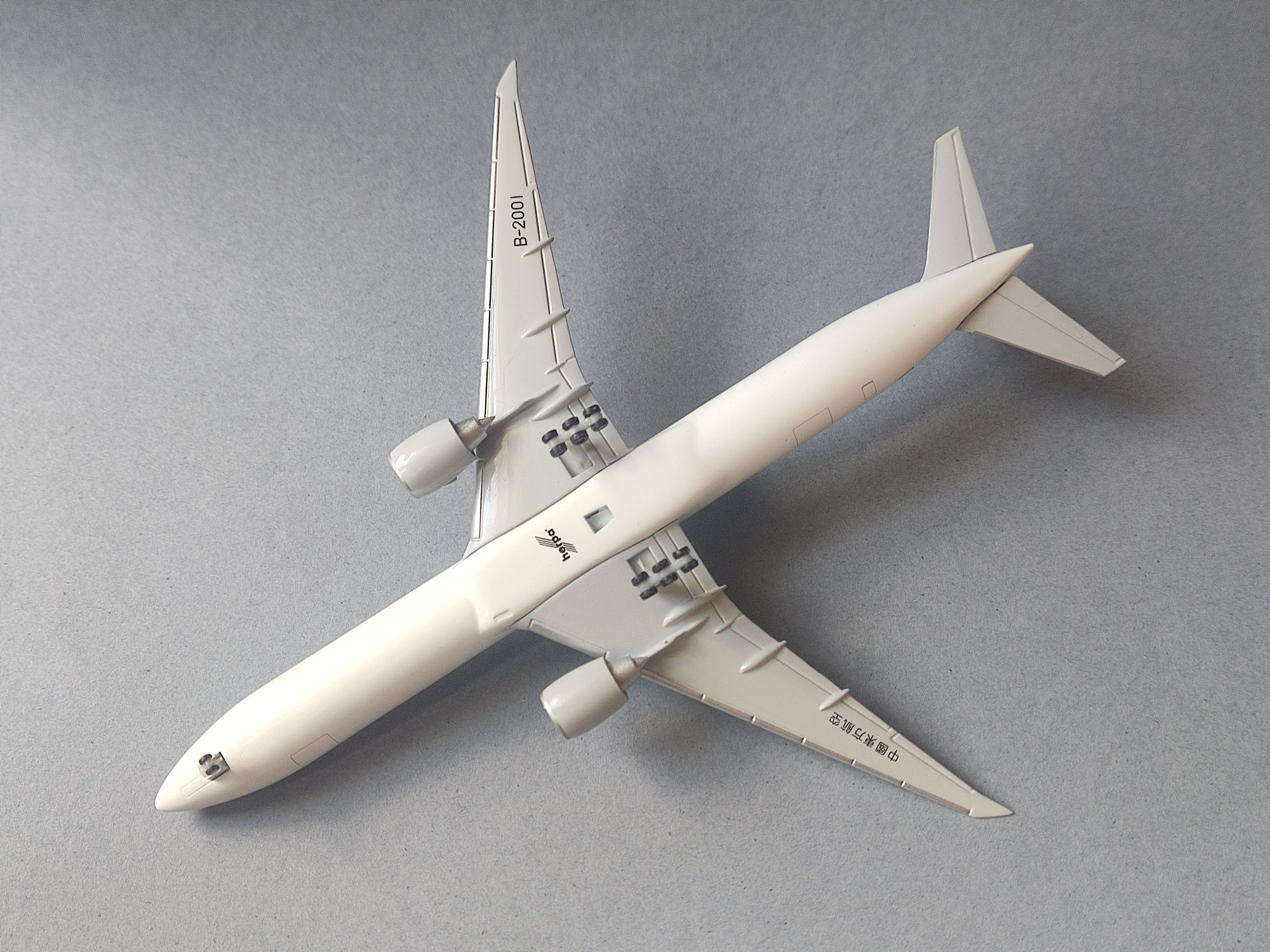 Herpa Boeing 777-300er China Easter Airlines