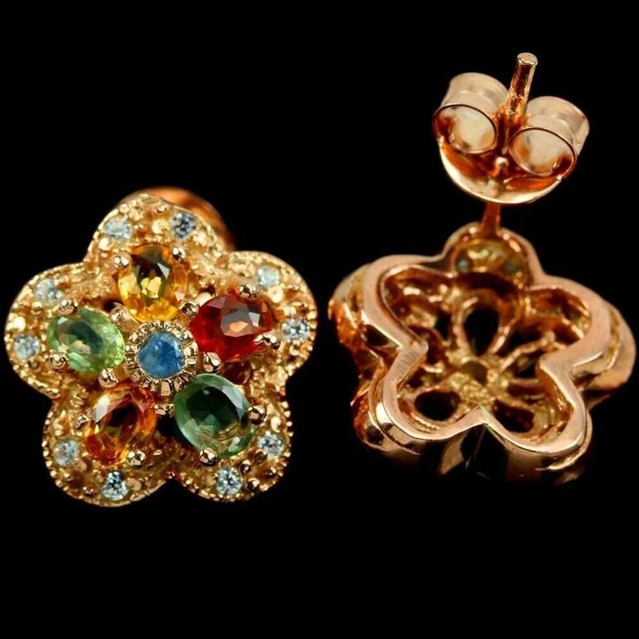 Серебряные серьги 925 пробы с натуральным цветным сапфиром