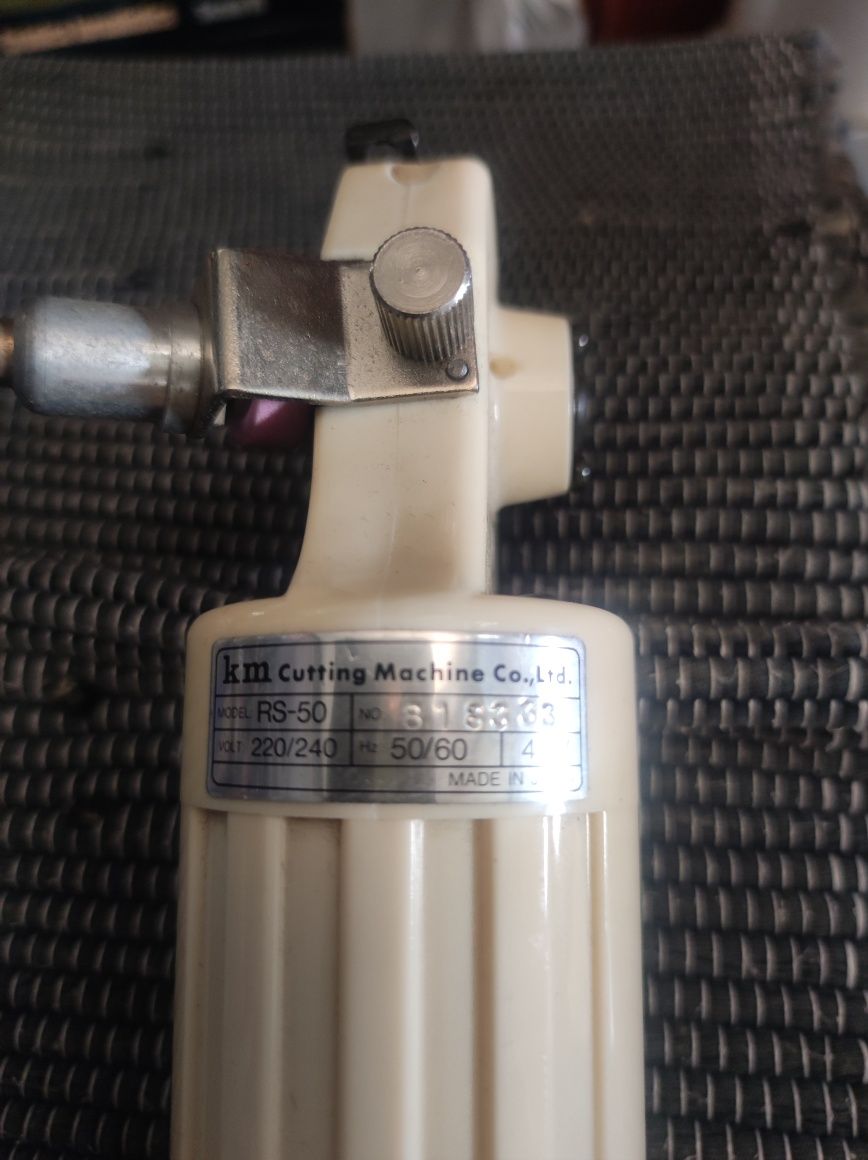 Máquina de cortar tecido