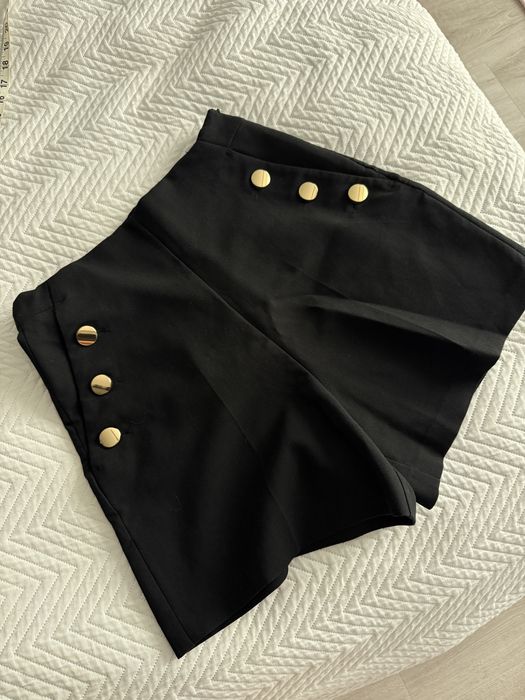 Шорти Zara, розмір С