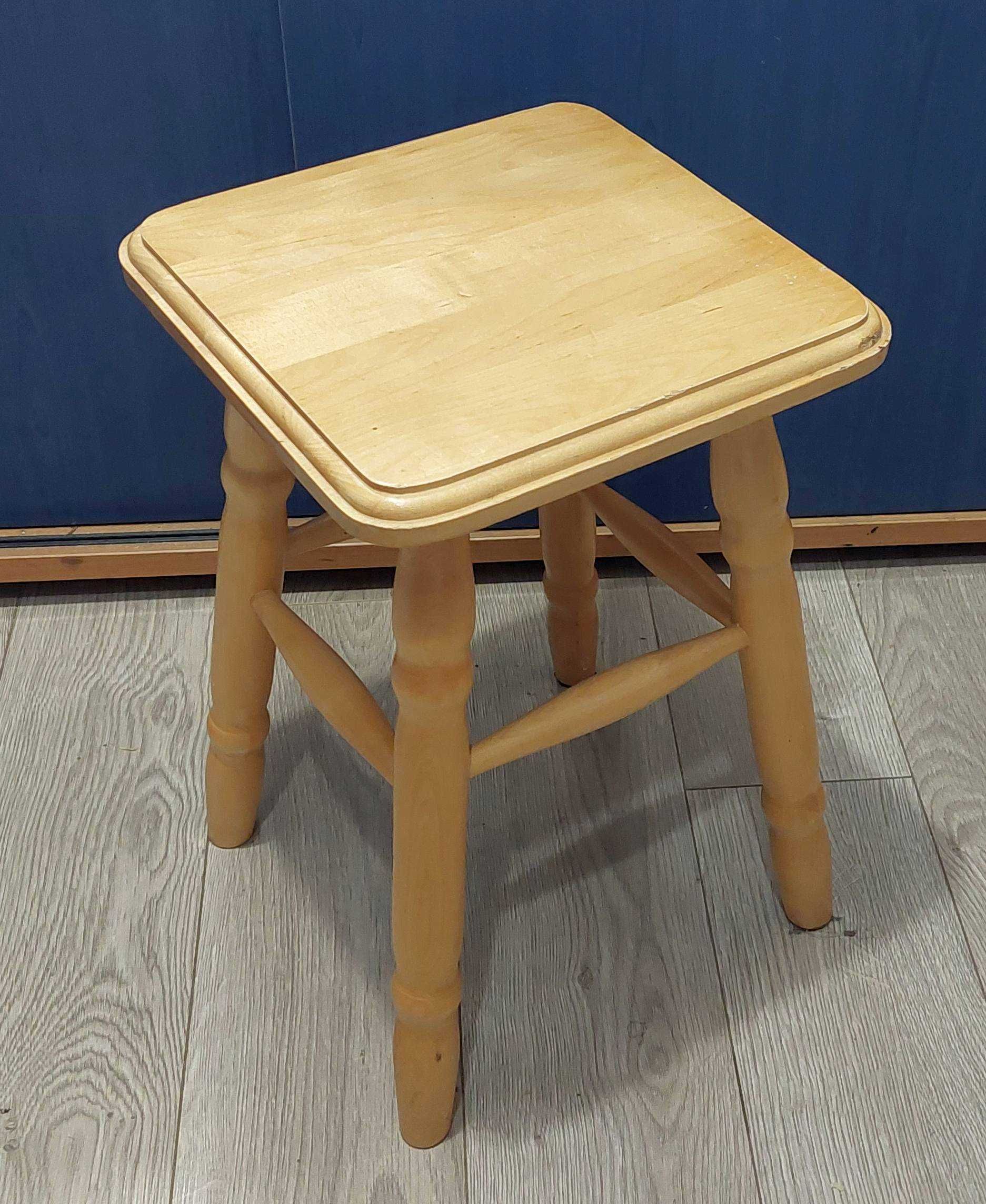 Taboret drewniany