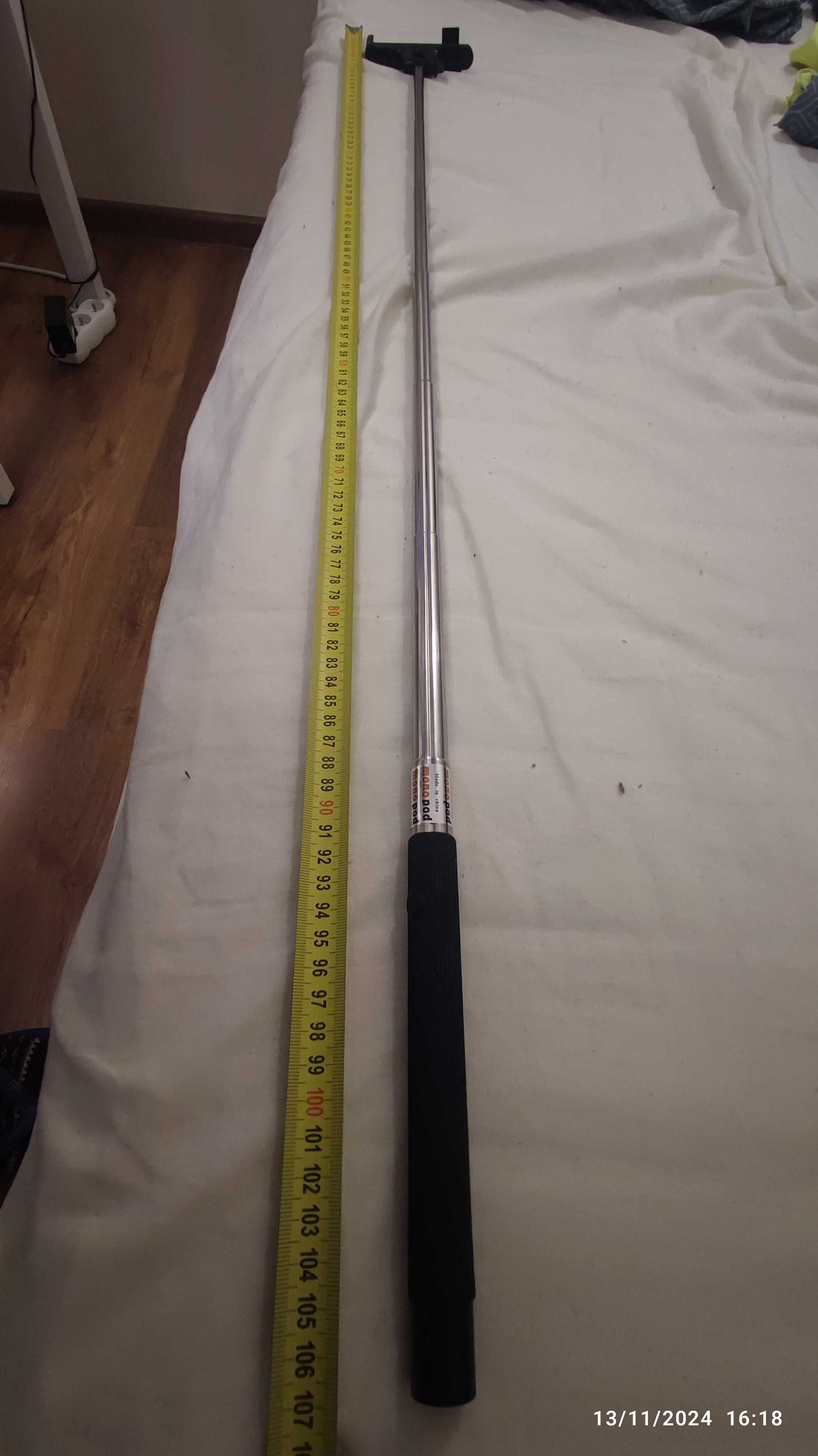 Uszkodzony selfie stick do smartfona / aparatu