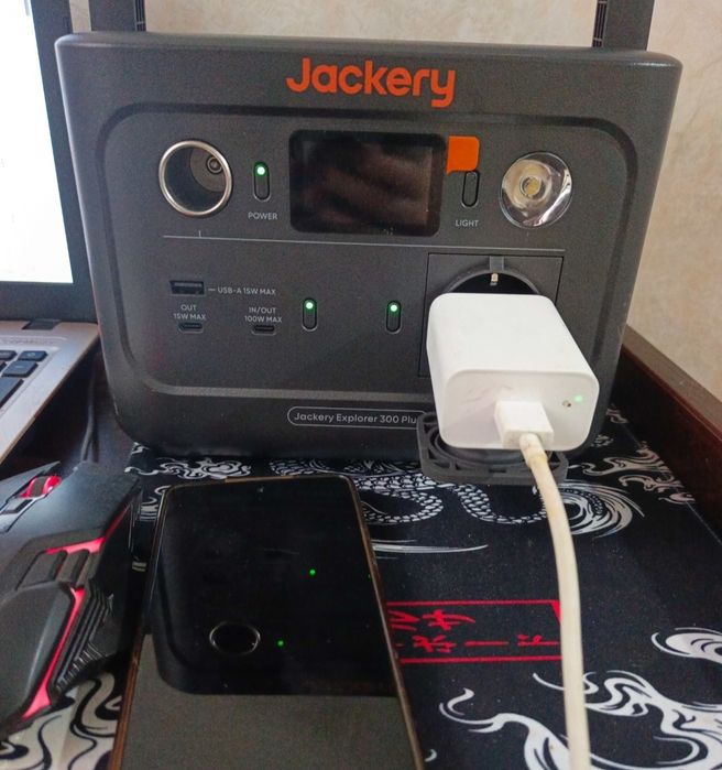 Зарядна станція універсальна Jackery Explorer 300PLS 288WH