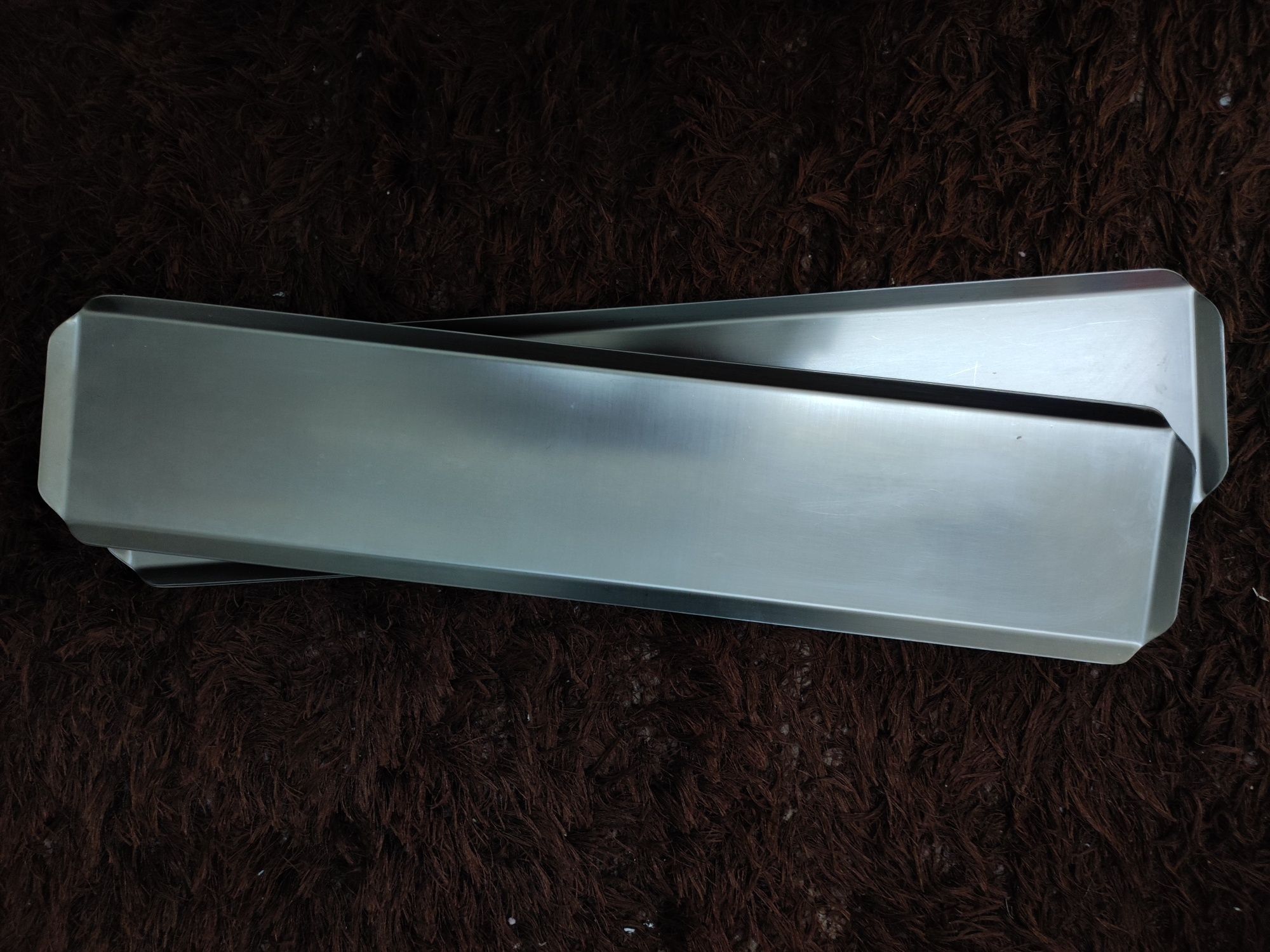 Bandejas em inox com 58x13 cm