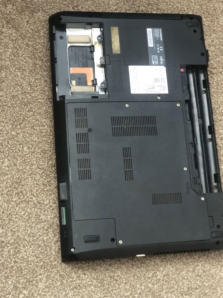 Fujitsu AH532/G21 Intel i5 3340M GT620M