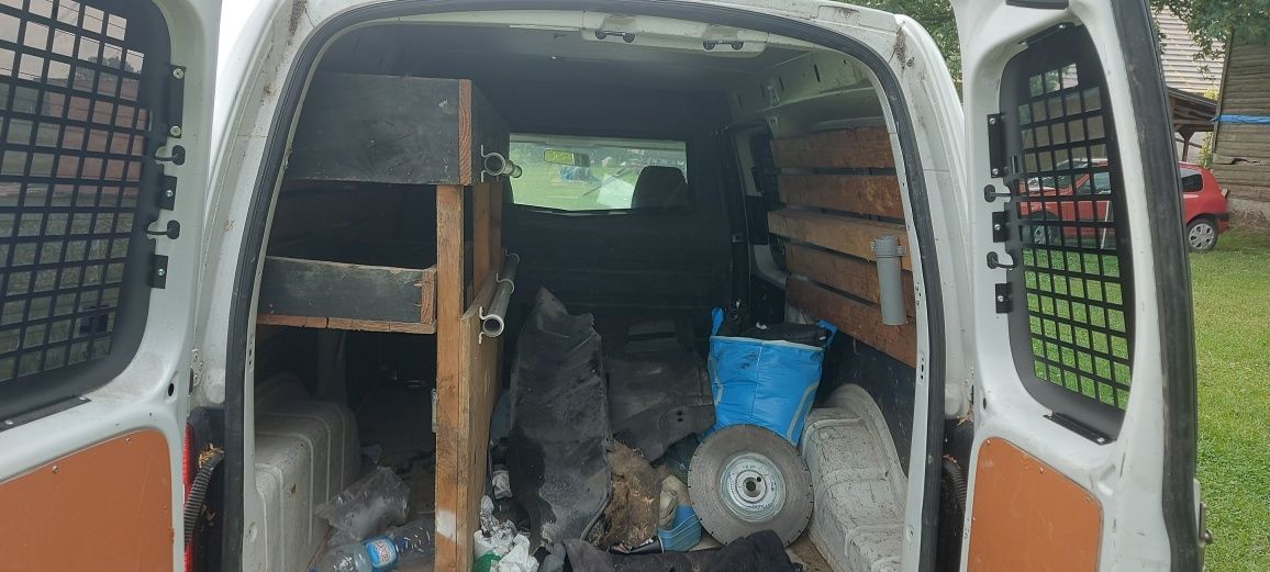 Vw caddy 1.6tdi 2010rok long
