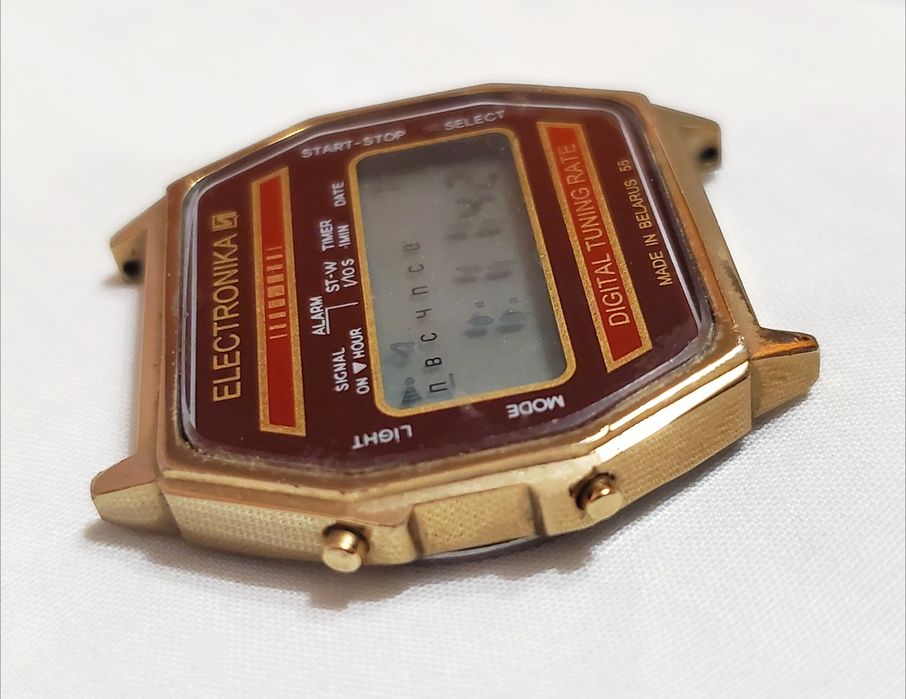 Продам часы Электроника в жёлтом корпусе на ходу марка  периода ссср