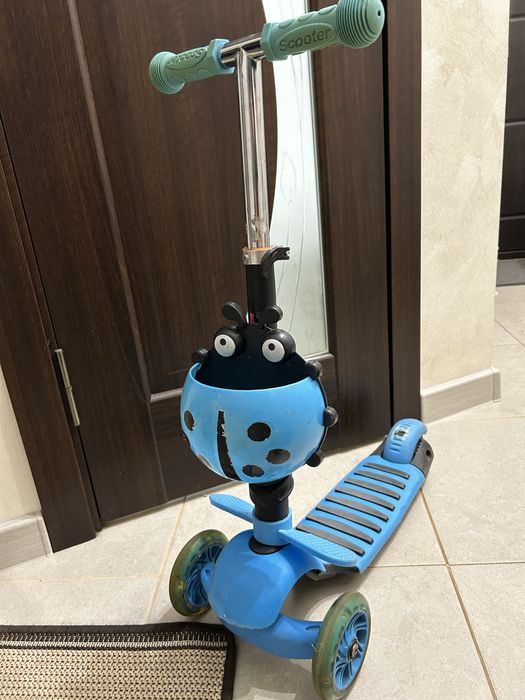 Самокат, жучок для хлопчика