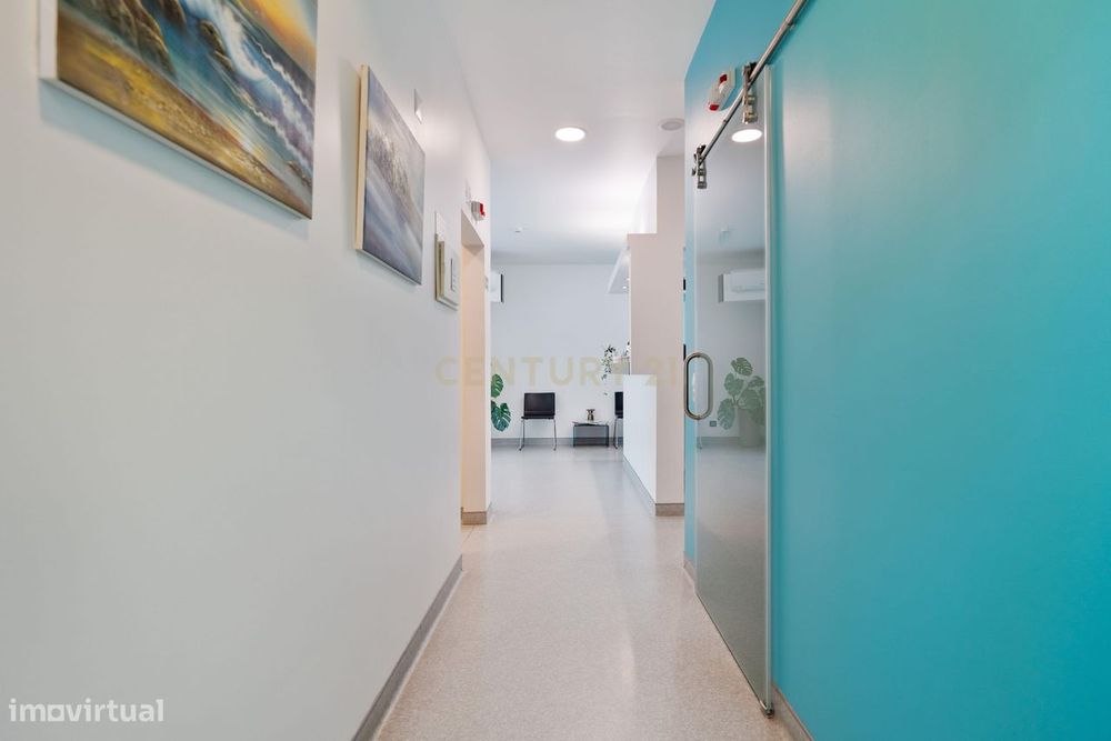 Clínica Dentária Equipada no Centro de Portimão – Oportunidade de Inve