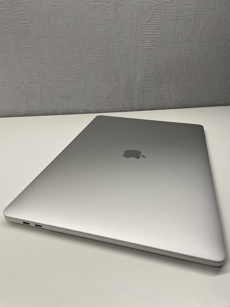 MacBook Pro 15 2018 A1990 Silver под восстановление