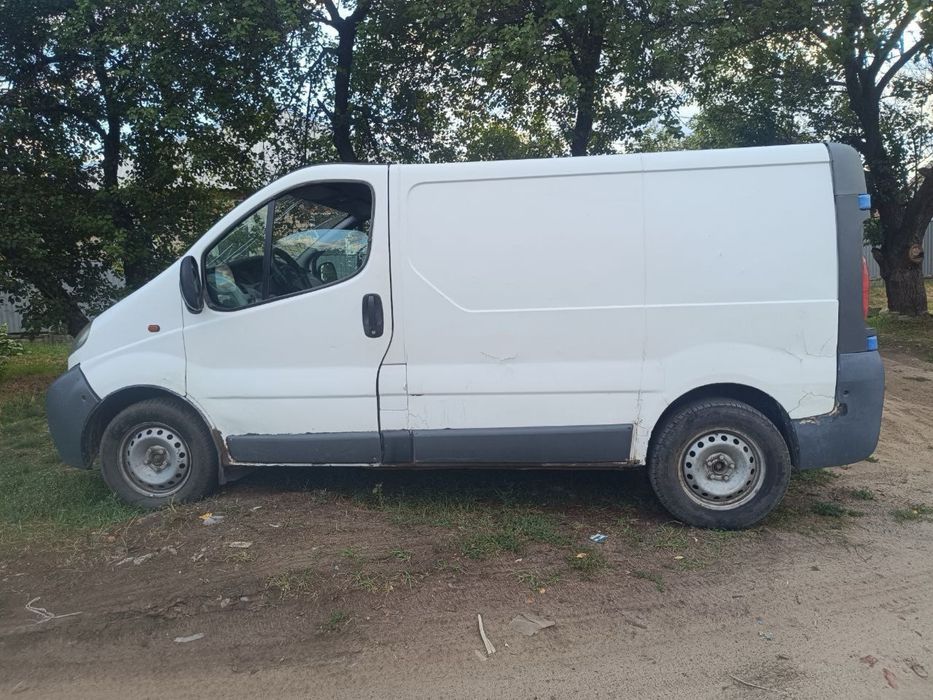 Opel vivaro 2004 року
