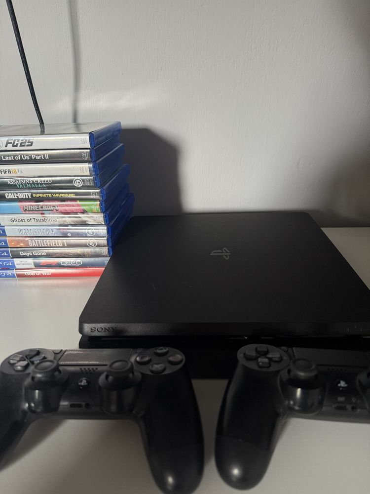 Playstation 4 slim 2 pady
