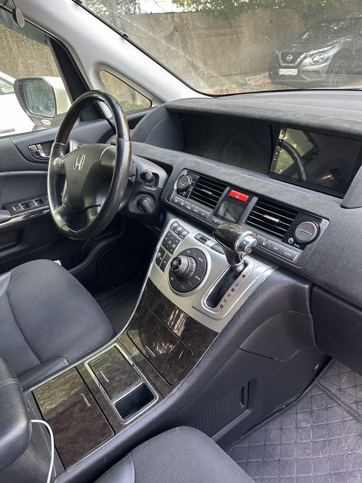 Продам Hondu Elysion 2011 2.4 бенз