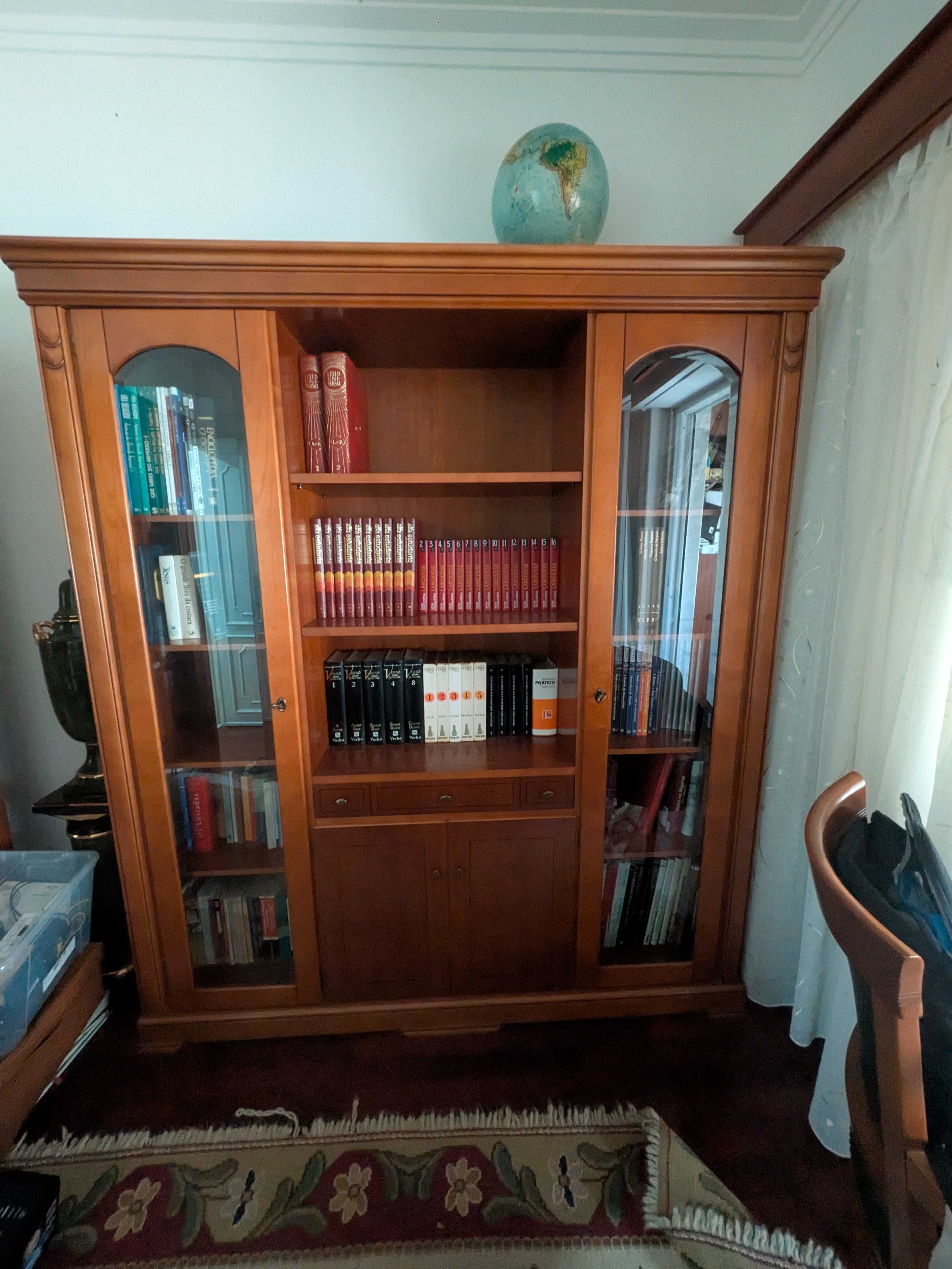 Estante de escritório em Cerejeira