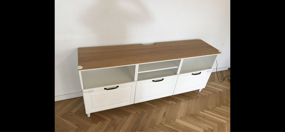 Piekna szafka RTV IKEA
