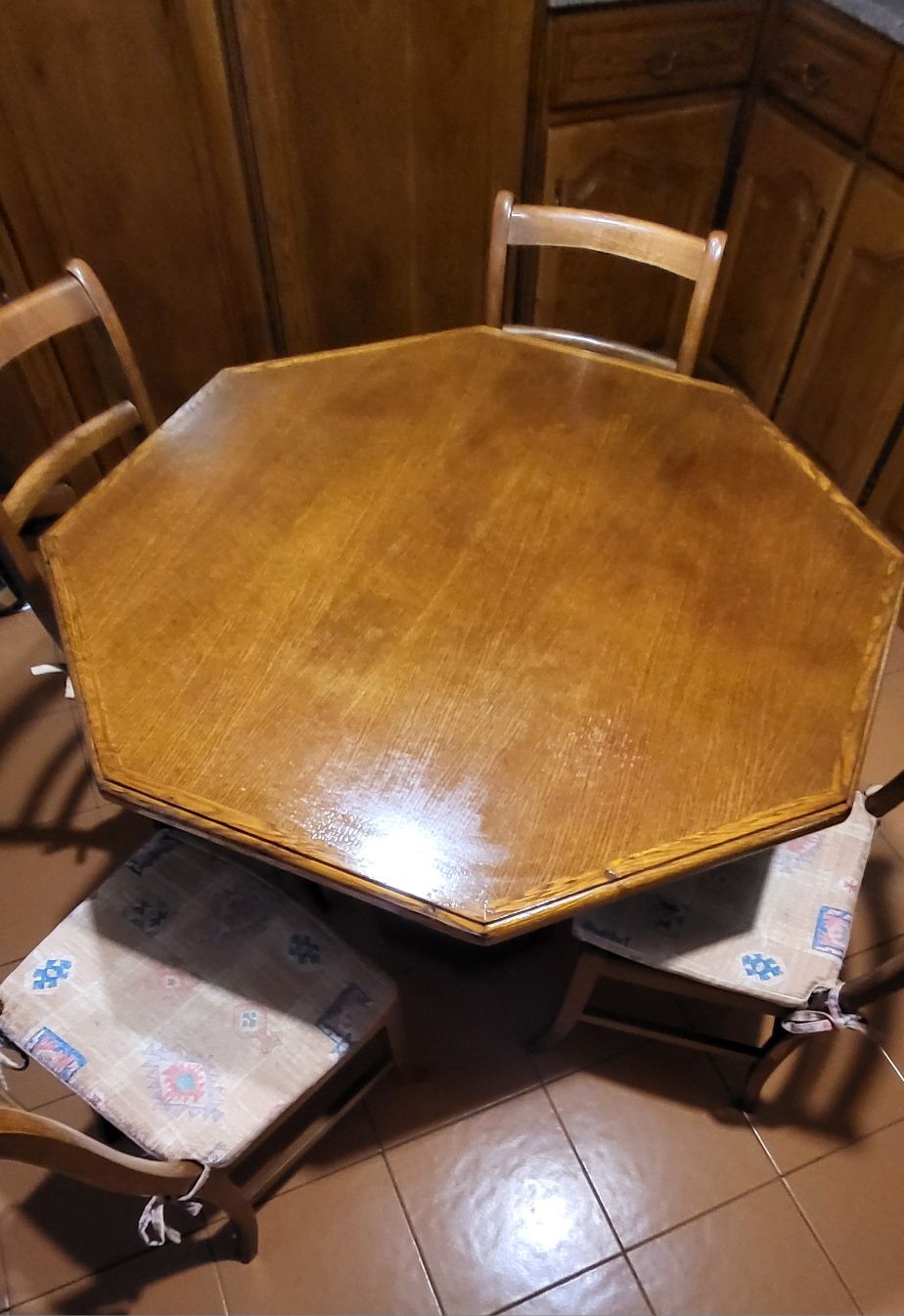 Mesa cozinha e 4 cadeiras