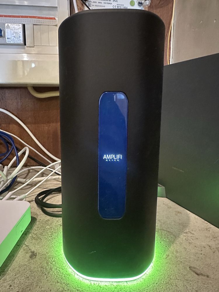 Router Mesh Amplifi Alien com Meshpoint/satélite