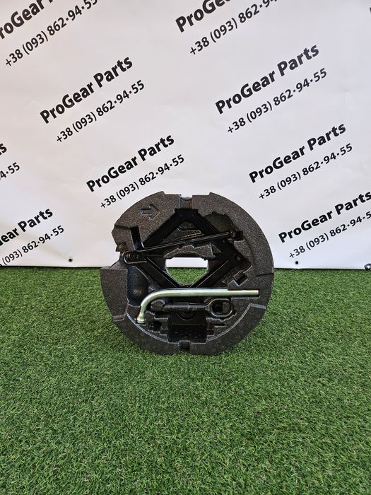 Оригінальний органайзер запаски в багажник Skoda Octavia A7