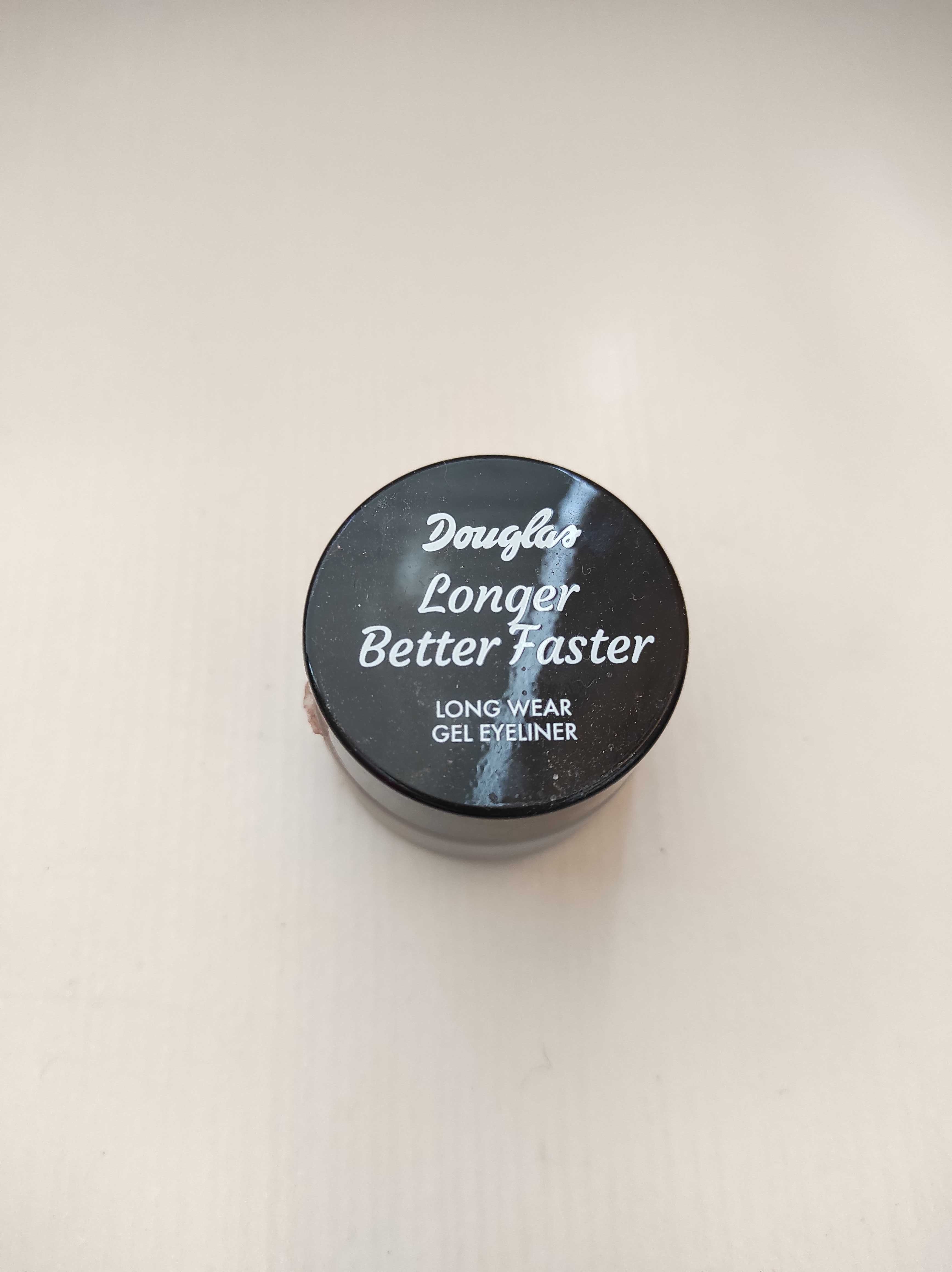 Czarny eyeliner w żelu douglas longer better faster Black attack