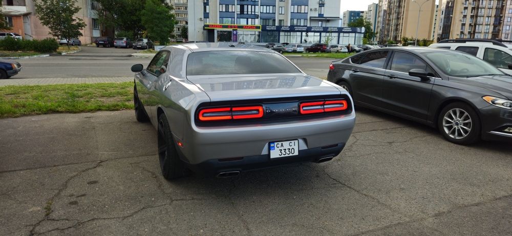 Продам dodge challenger 3.6