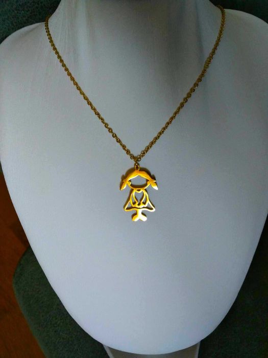 Colar Aço Dourado c/ Menina NOVO