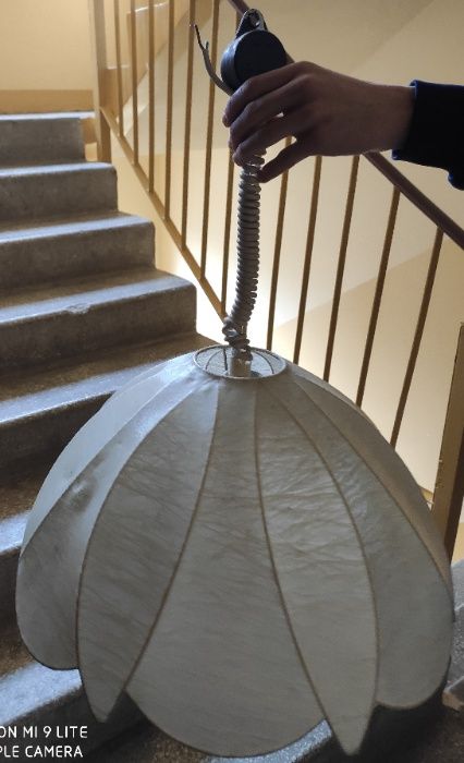 Biała lampa / Żyrandol / salon itp.