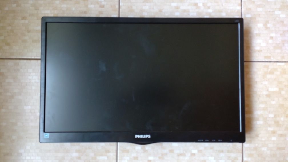 Продам монітор Philips 223V5L