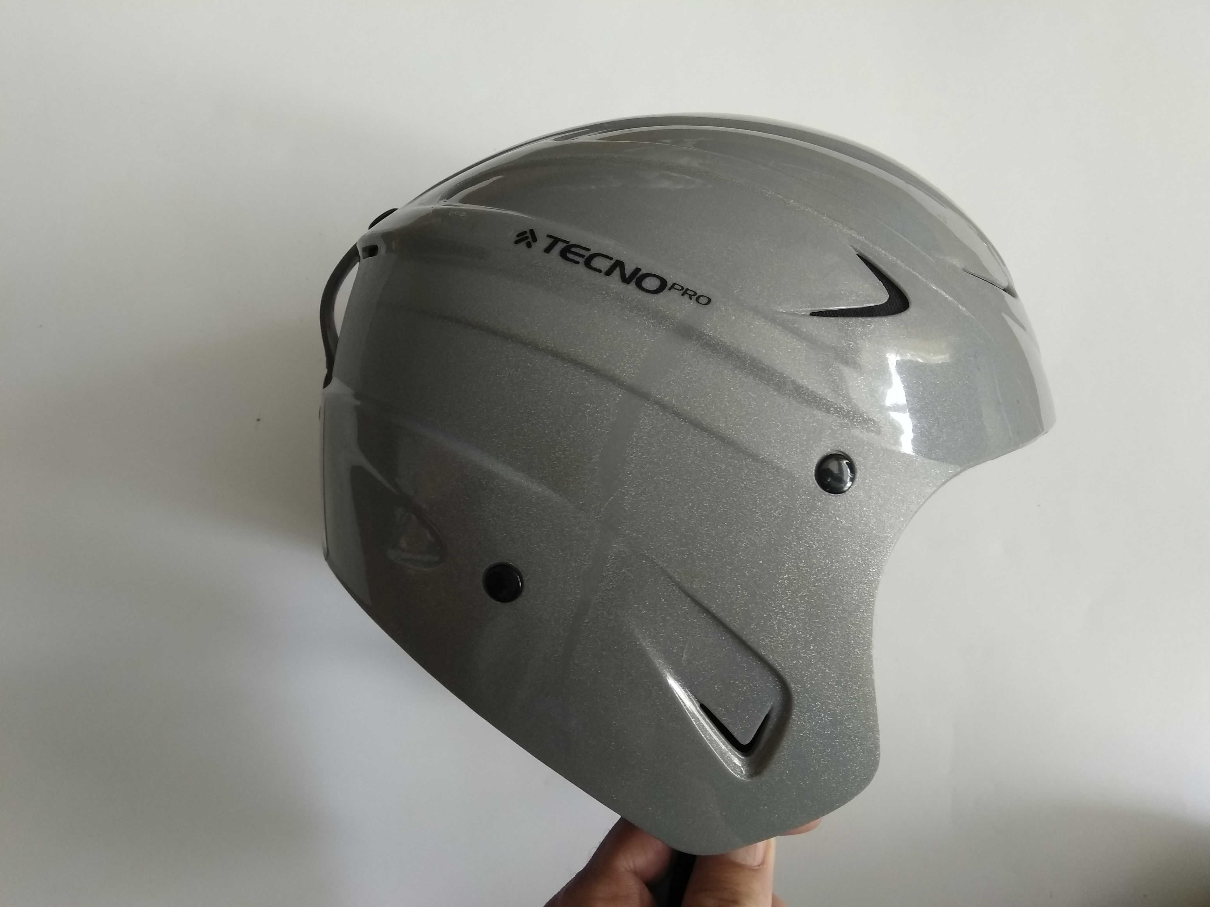 Горнолыжный шлем TecnoPro, размер XS 52-53см, детский, сноубордический