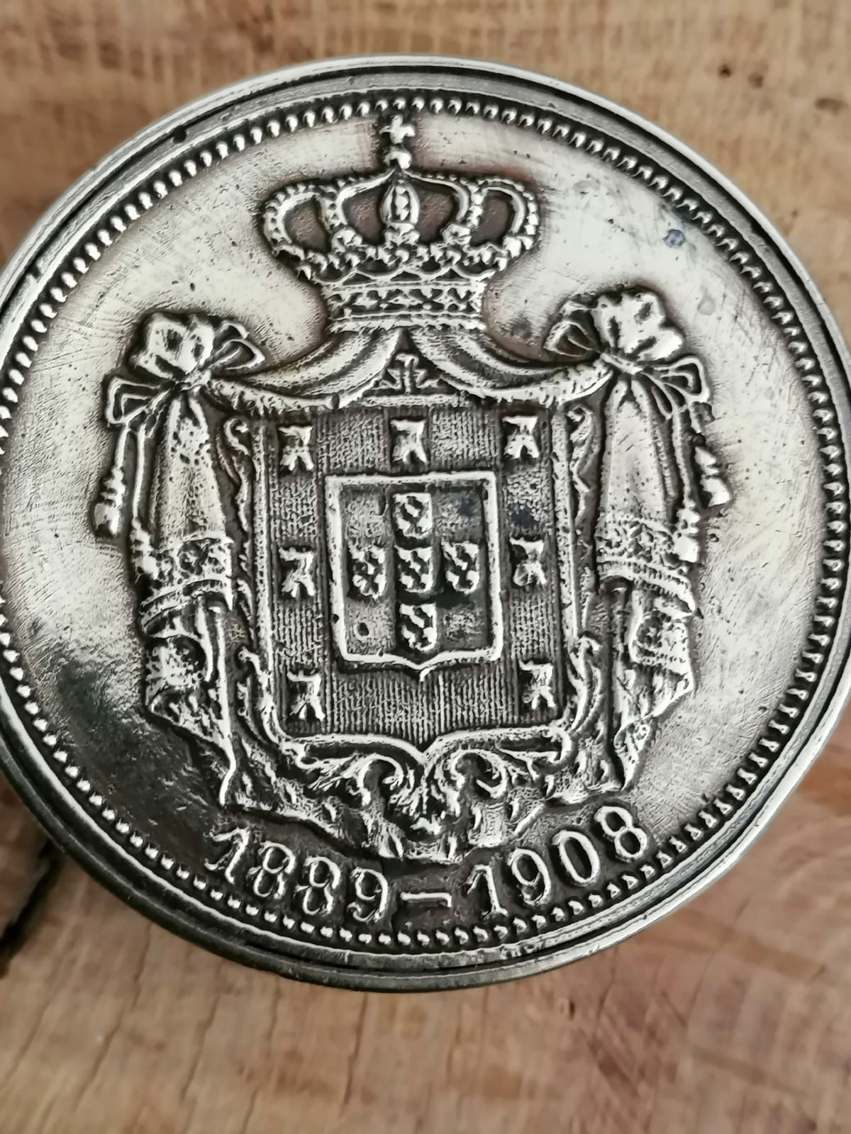 Caixas em bronze temática Monarquia